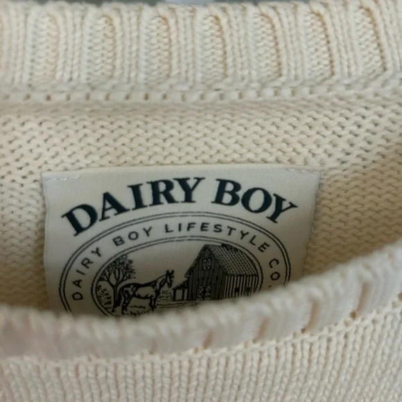 Dairy Boy Cream Sweater with Star Pattern - Picture 2 of 3